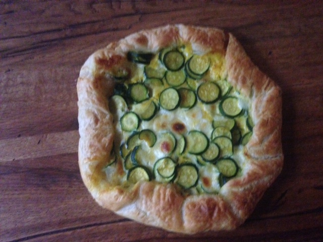 Torta salata …. zucchine mozzarella curcuma e zenzero