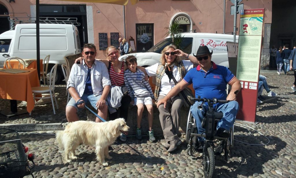 Giochi e cibi di strada ……… tanta allegria a Mantova