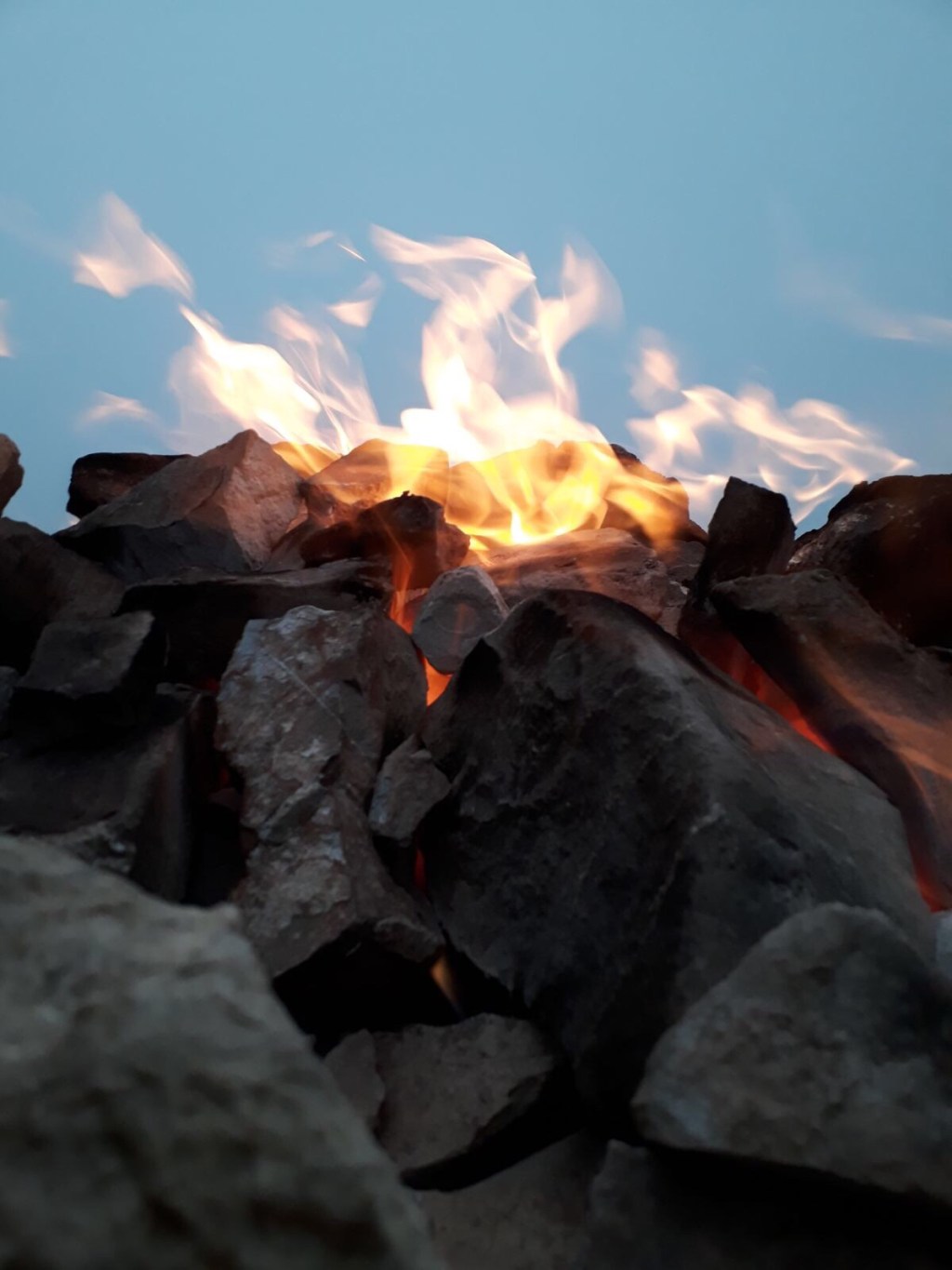 Tutto parte da una fontana ardente&nbsp;….