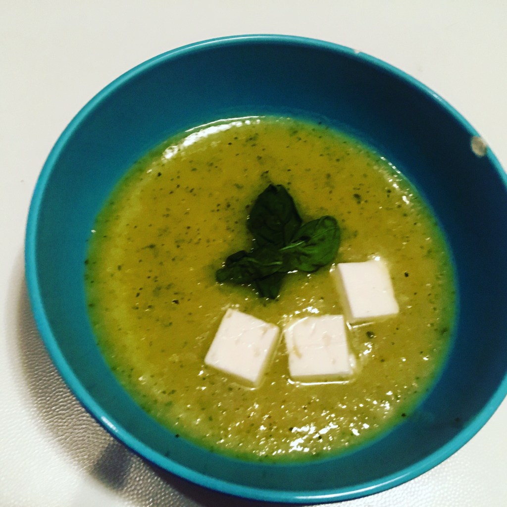 Crema di verdura fredda al profumo di&nbsp;basilico